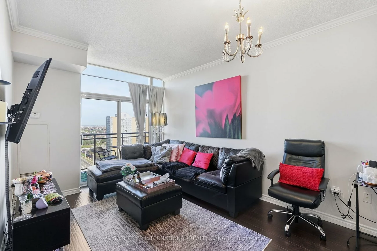 55, Strathaven, Hurontario, Mississauga