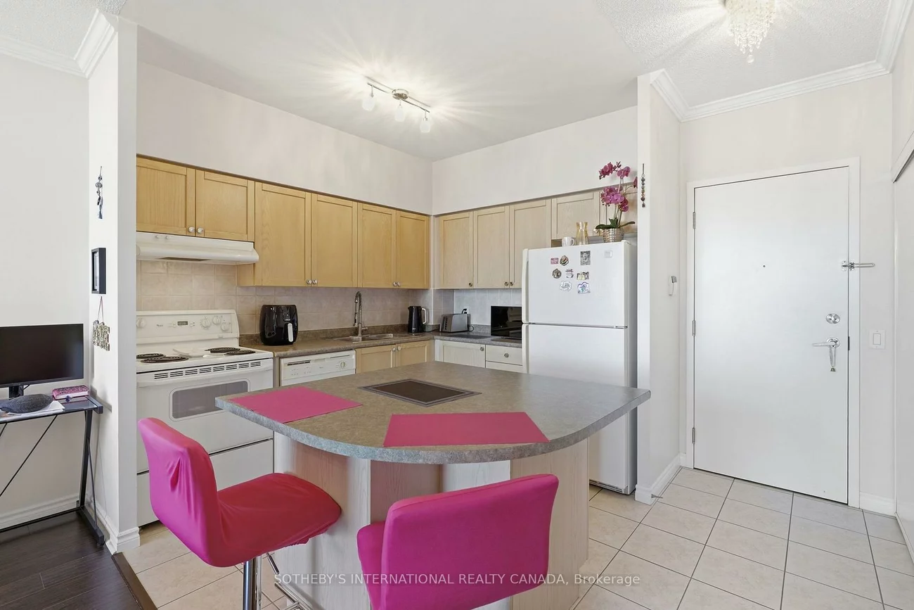 55, Strathaven, Hurontario, Mississauga