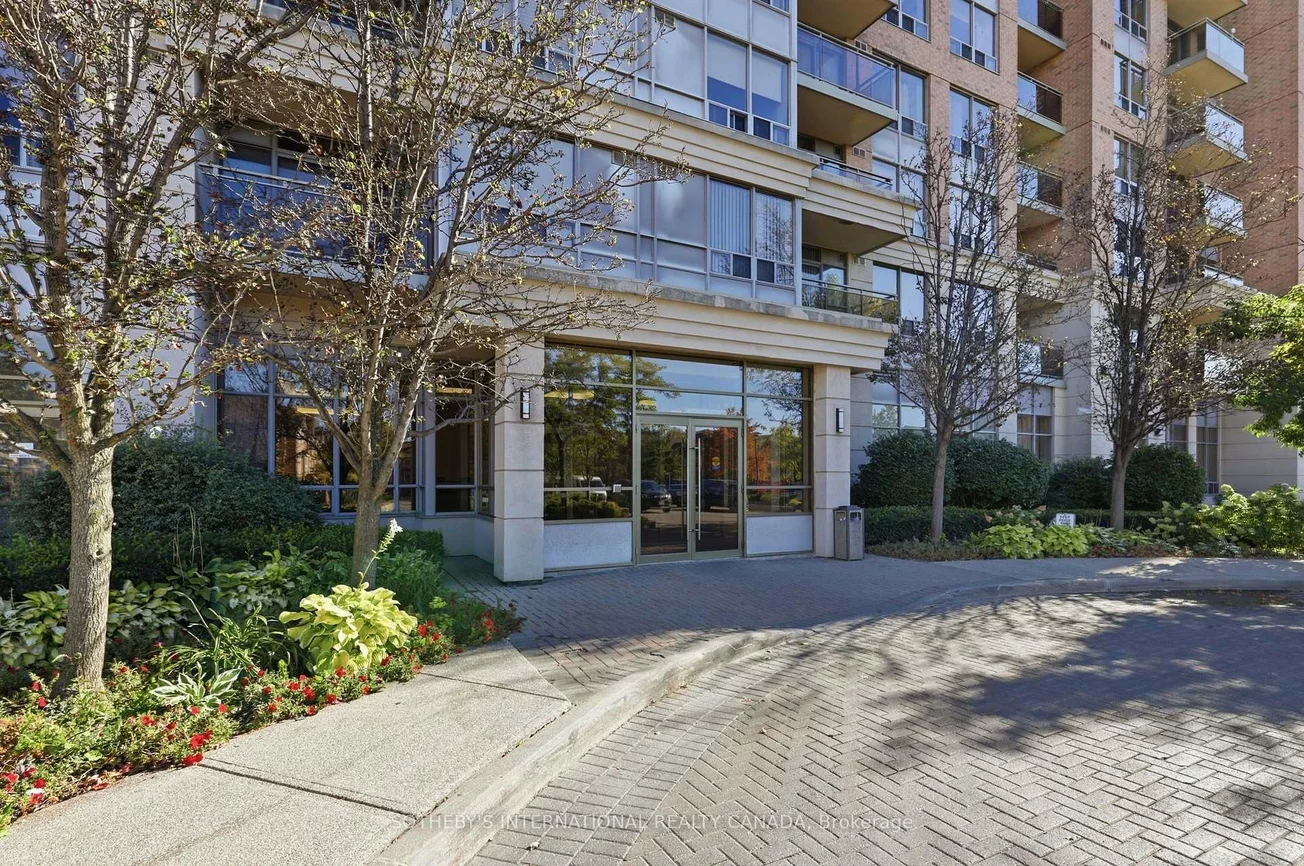 55, Strathaven, Hurontario, Mississauga