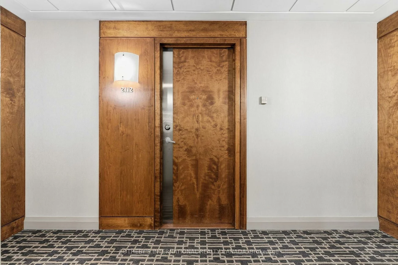 55, Strathaven, Hurontario, Mississauga