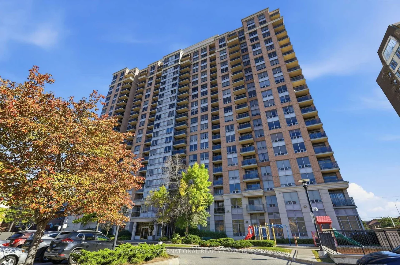 55, Strathaven, Hurontario, Mississauga