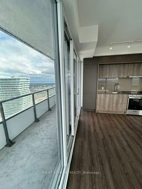 448, Burnhamthorpe Rd, City Centre, Mississauga
