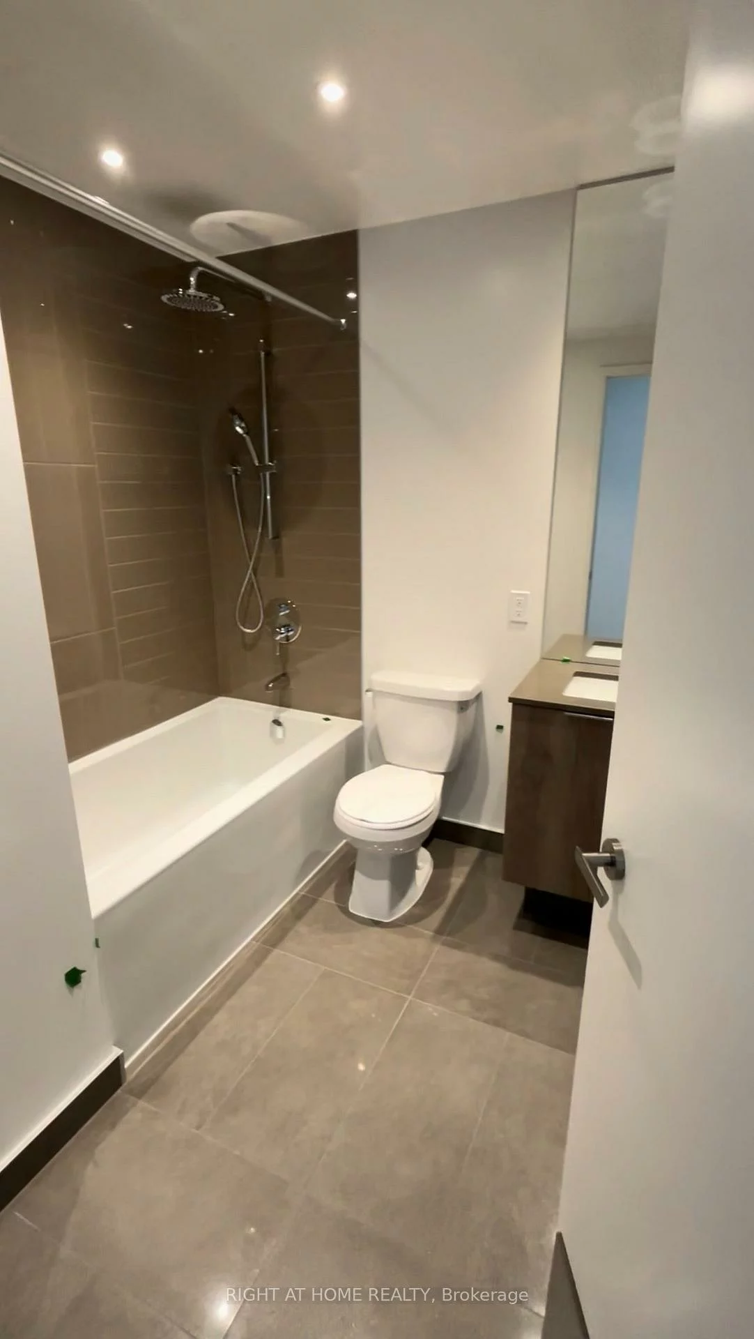 448, Burnhamthorpe Rd, City Centre, Mississauga