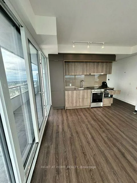 448, Burnhamthorpe Rd, City Centre, Mississauga