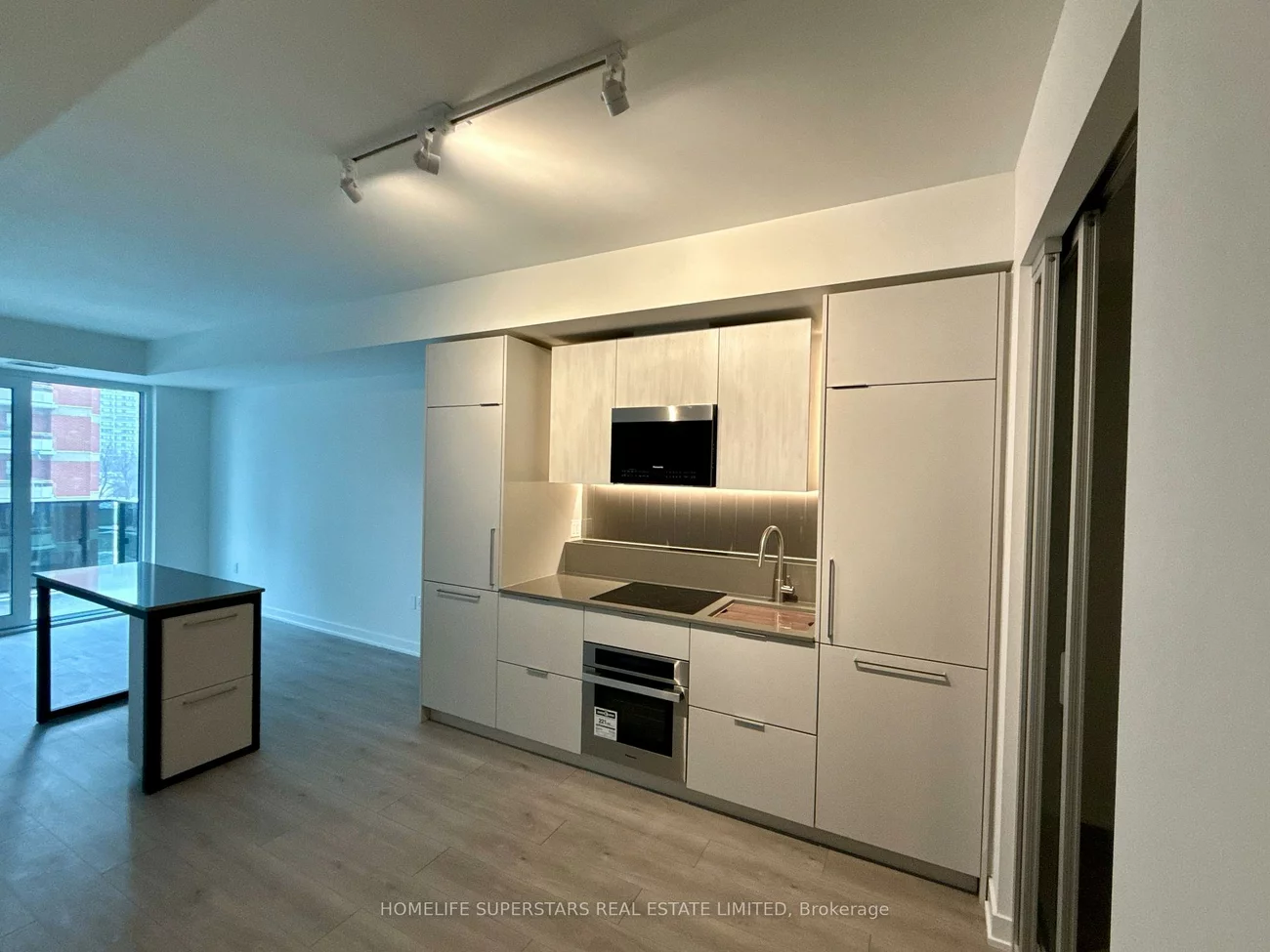 1, Fairview, Mississauga Valleys, Mississauga