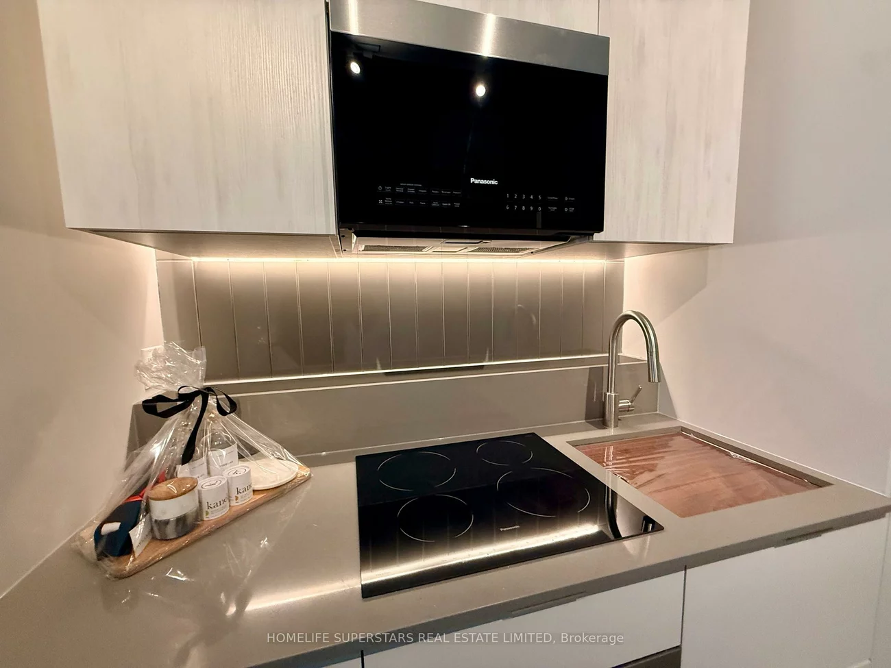 1, Fairview, Mississauga Valleys, Mississauga