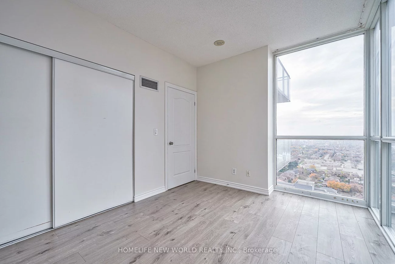 225, Webb, City Centre, Mississauga