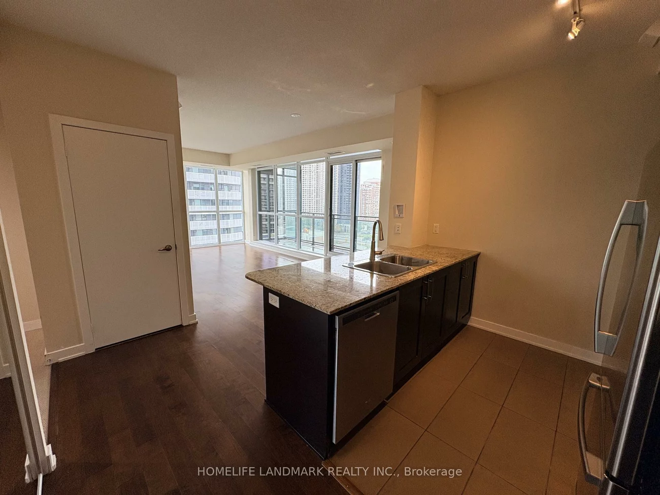 4070, Confederation, City Centre, Mississauga