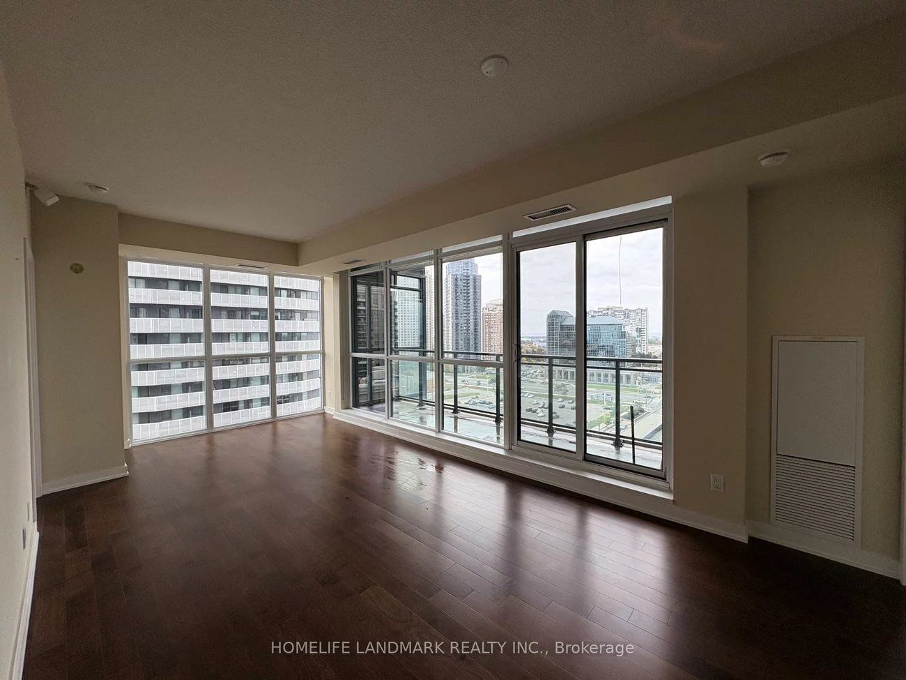 4070, Confederation, City Centre, Mississauga