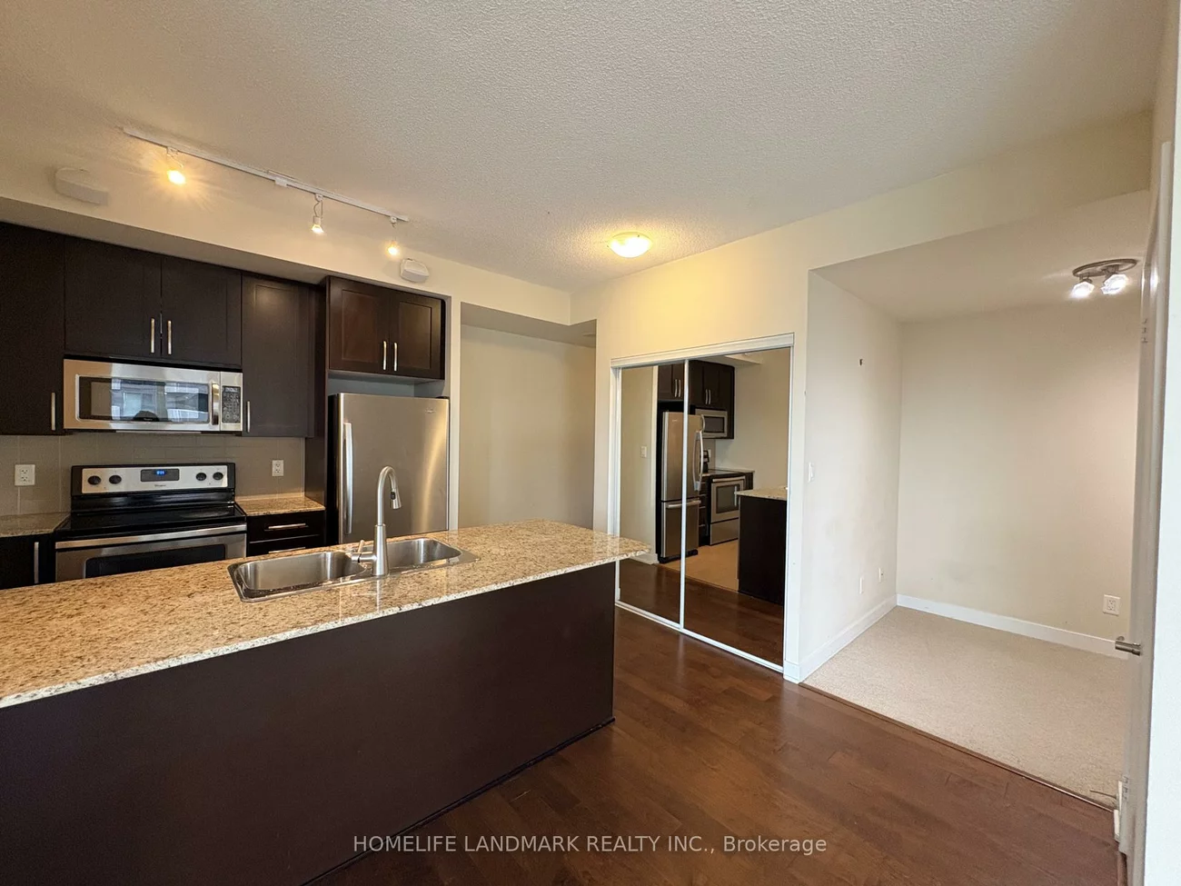 4070, Confederation, City Centre, Mississauga