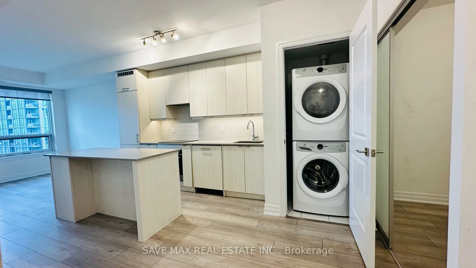 36, Elm, Fairview, Mississauga