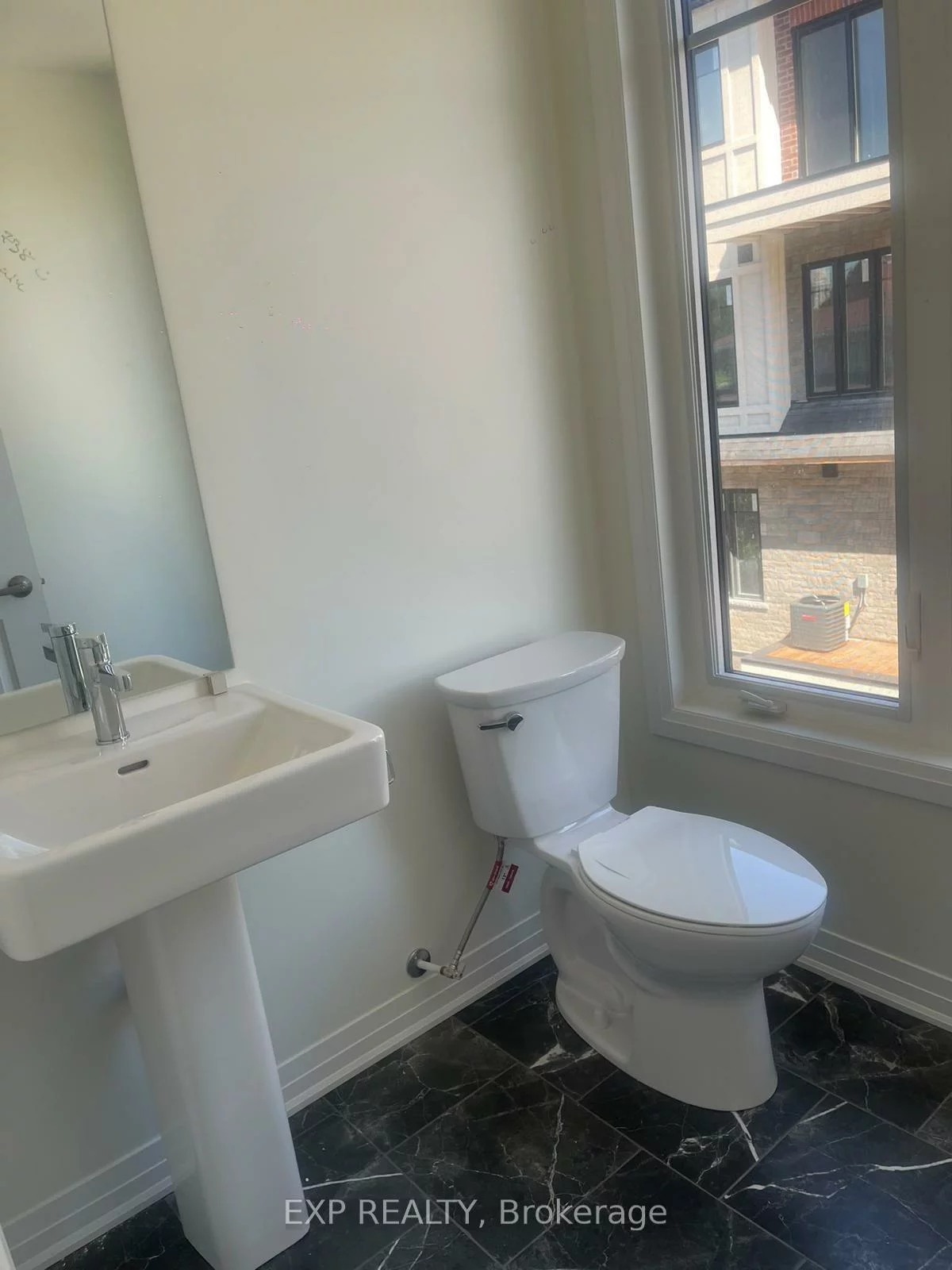 Unit 738C, Front Royal, Applewood, Mississauga