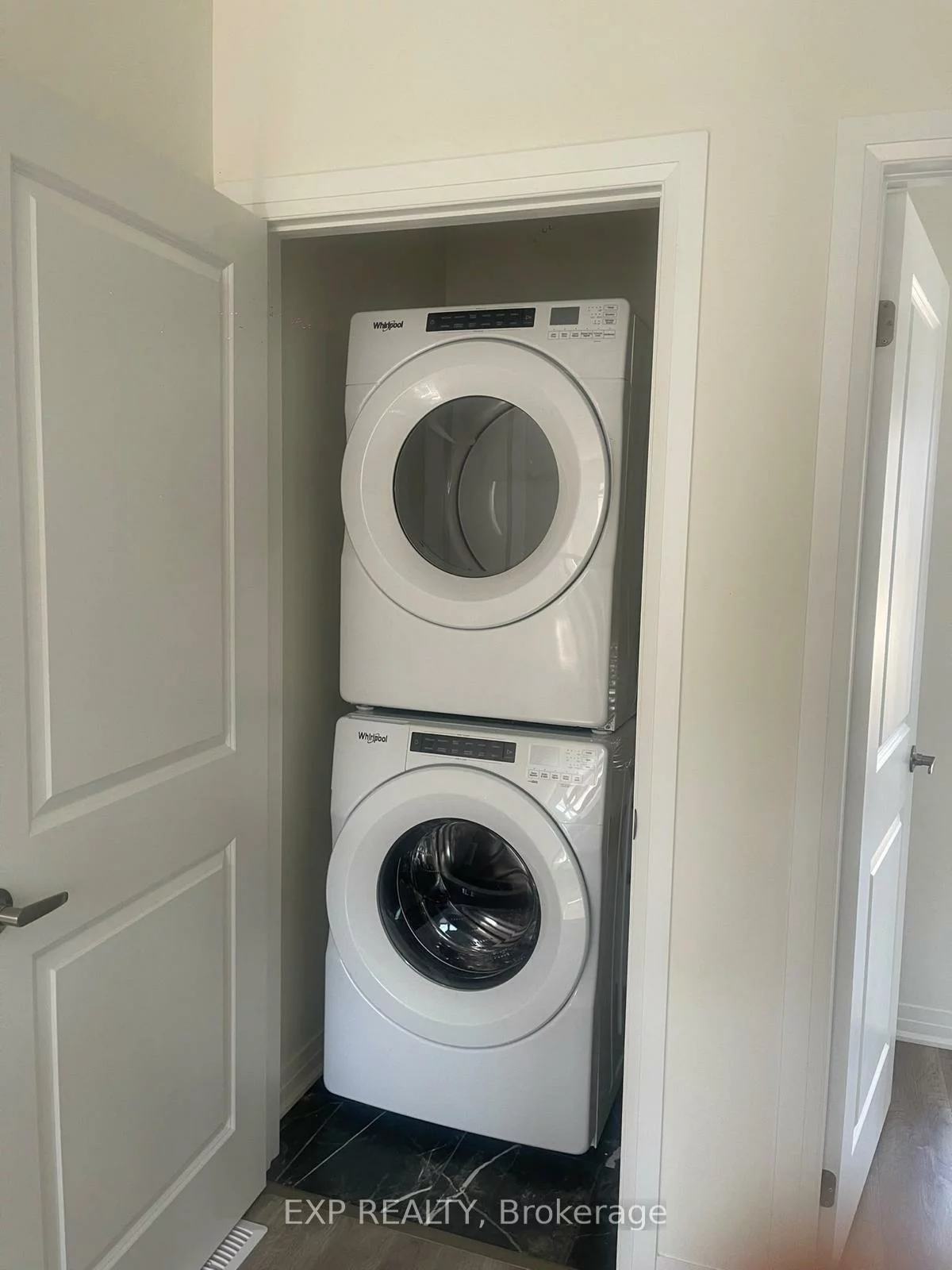 Unit 738C, Front Royal, Applewood, Mississauga