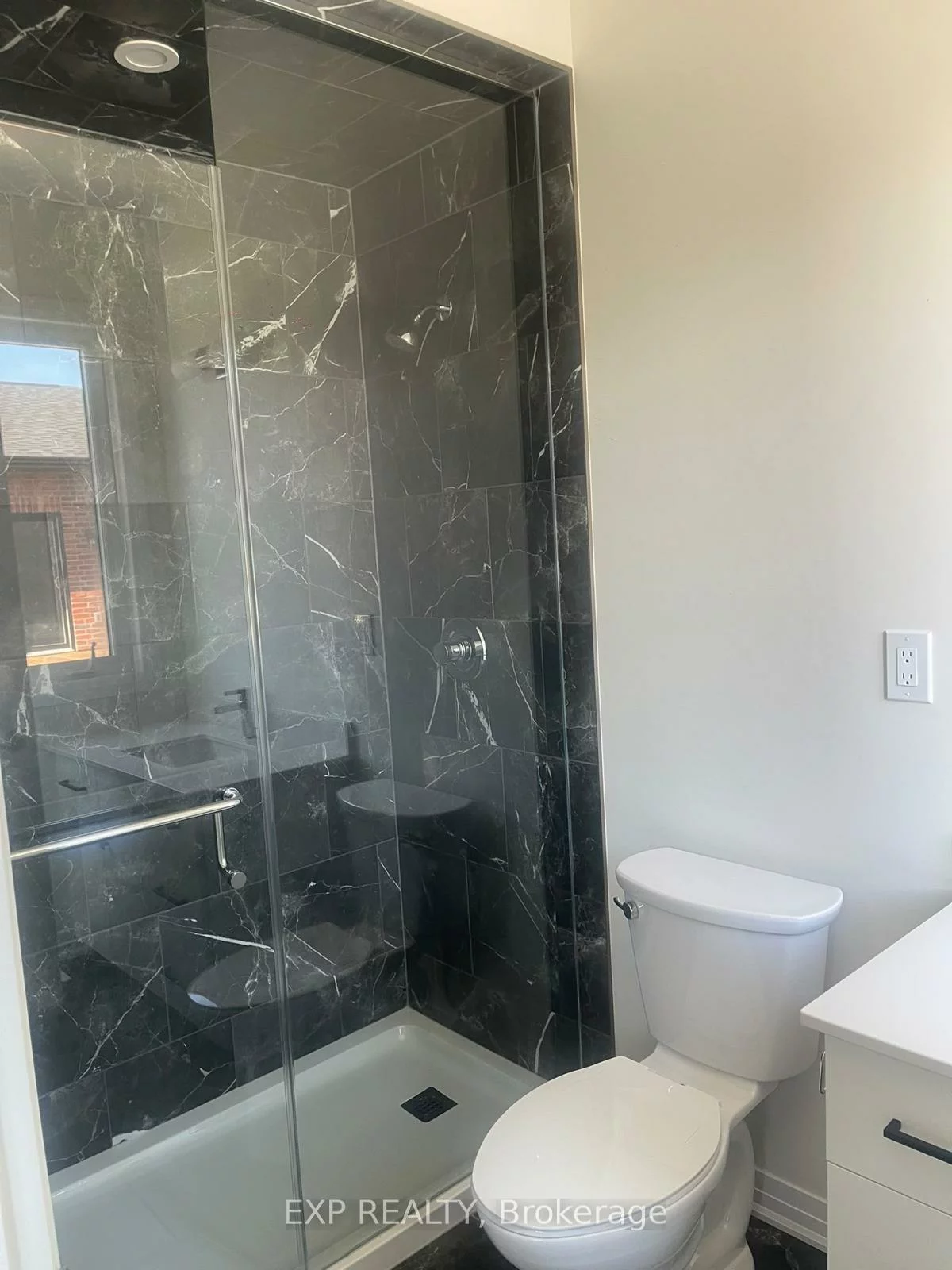 Unit 738C, Front Royal, Applewood, Mississauga