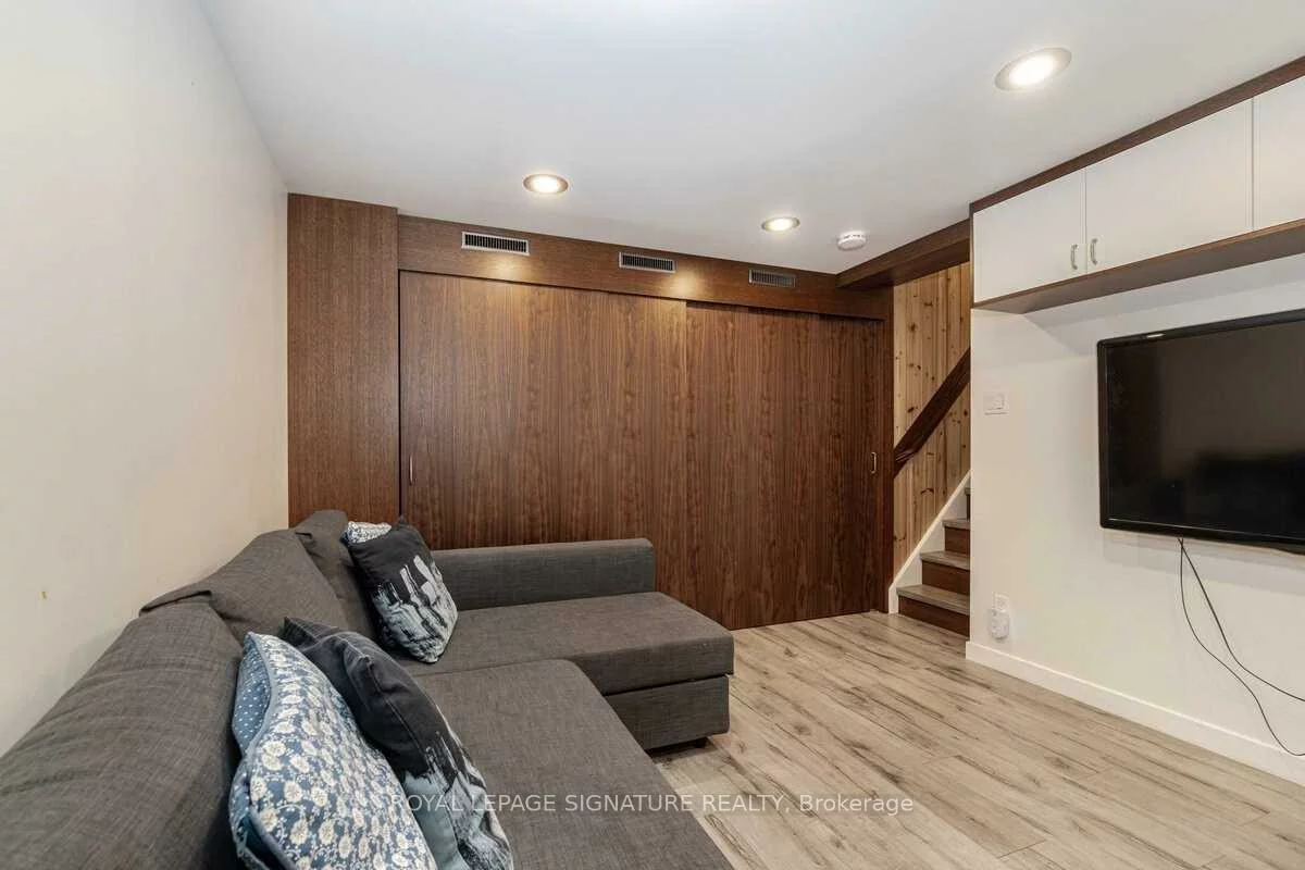 7251, Copenhagen, Meadowvale, Mississauga