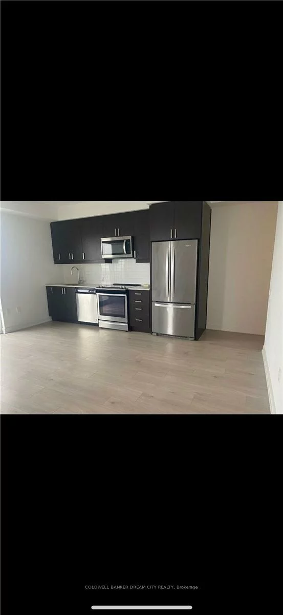 8, Nahani, Hurontario, Mississauga