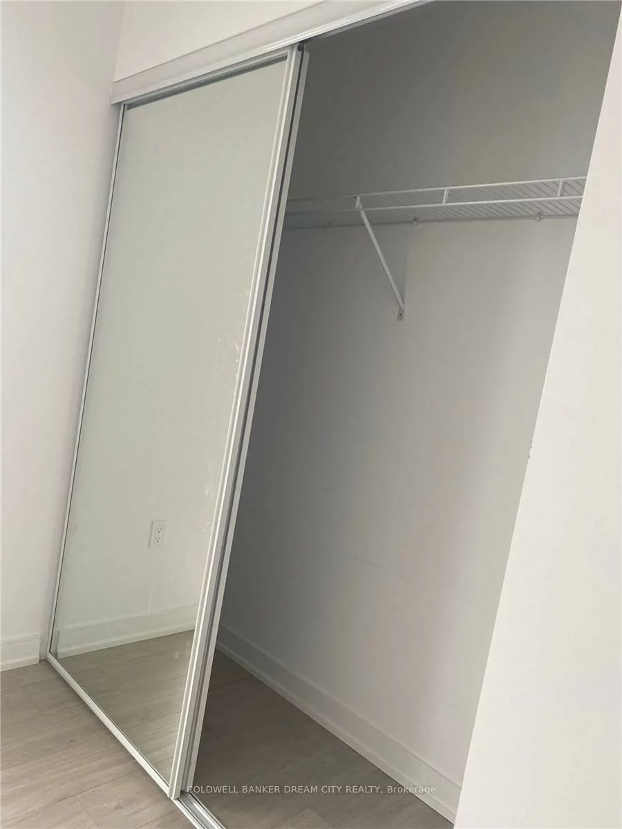8, Nahani, Hurontario, Mississauga