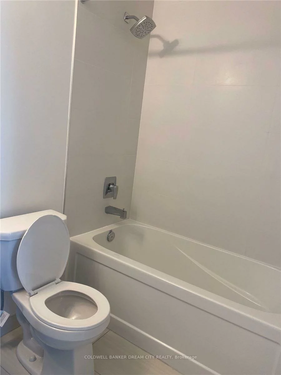 8, Nahani, Hurontario, Mississauga