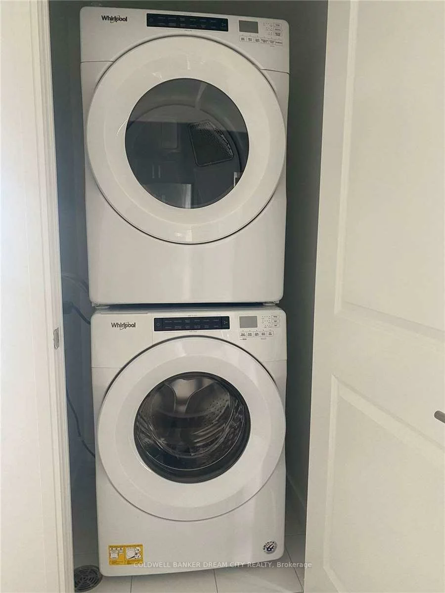 8, Nahani, Hurontario, Mississauga