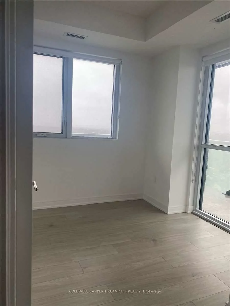 8, Nahani, Hurontario, Mississauga