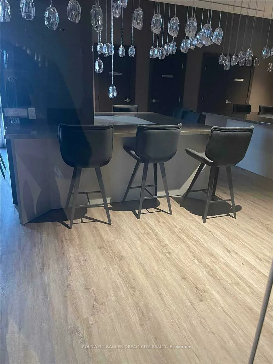 8, Nahani, Hurontario, Mississauga