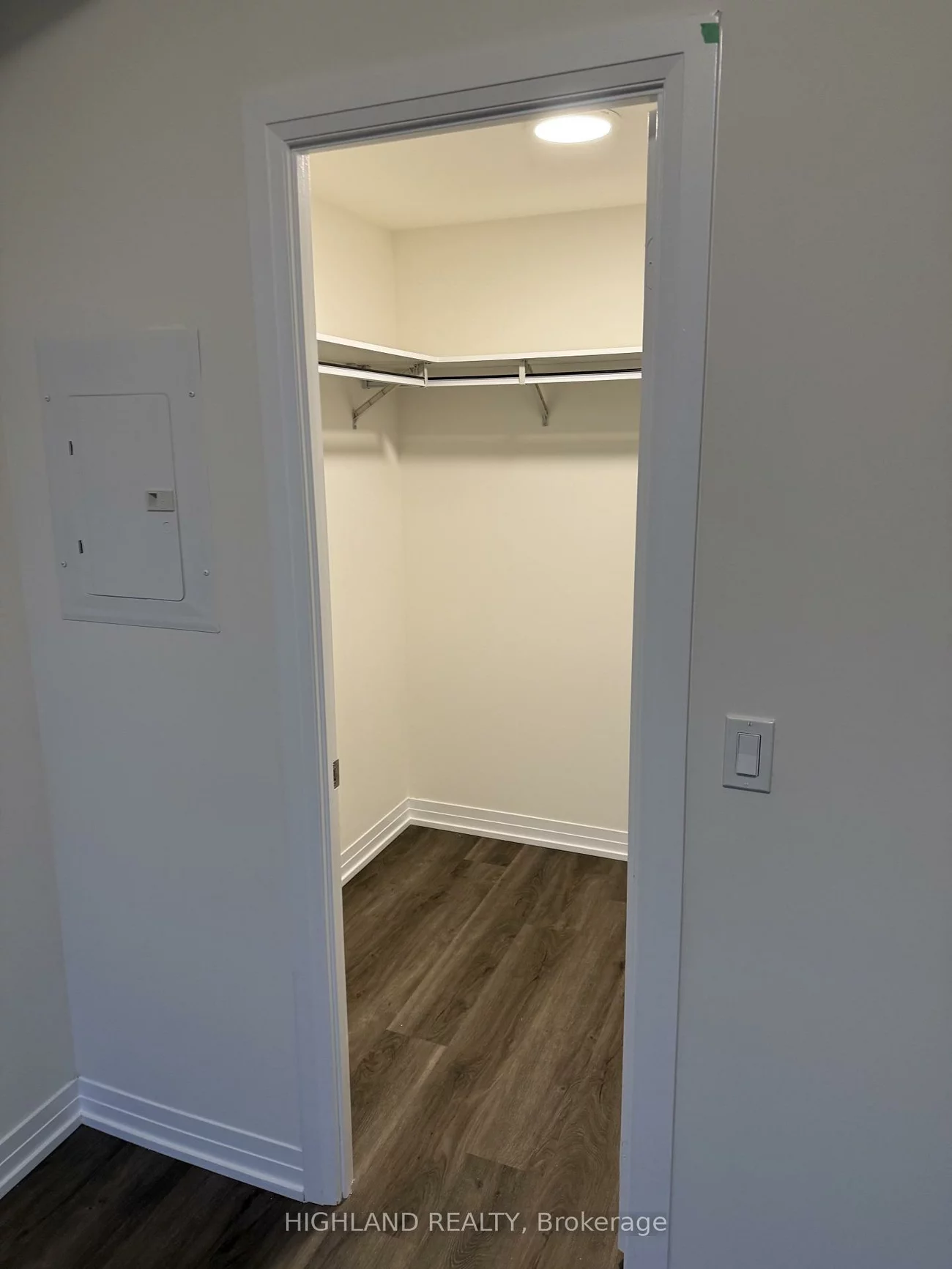 15, Watergarden, Hurontario, Mississauga