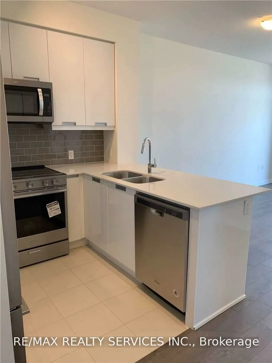 35, Watergarden, Hurontario, Mississauga