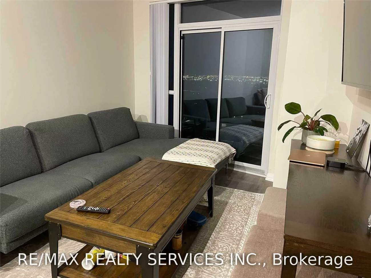 35, Watergarden, Hurontario, Mississauga