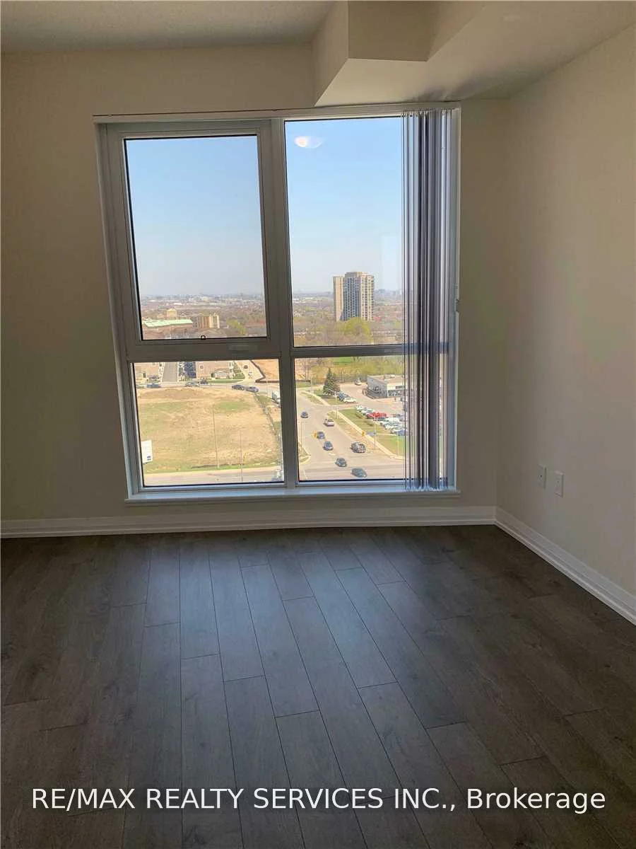 35, Watergarden, Hurontario, Mississauga