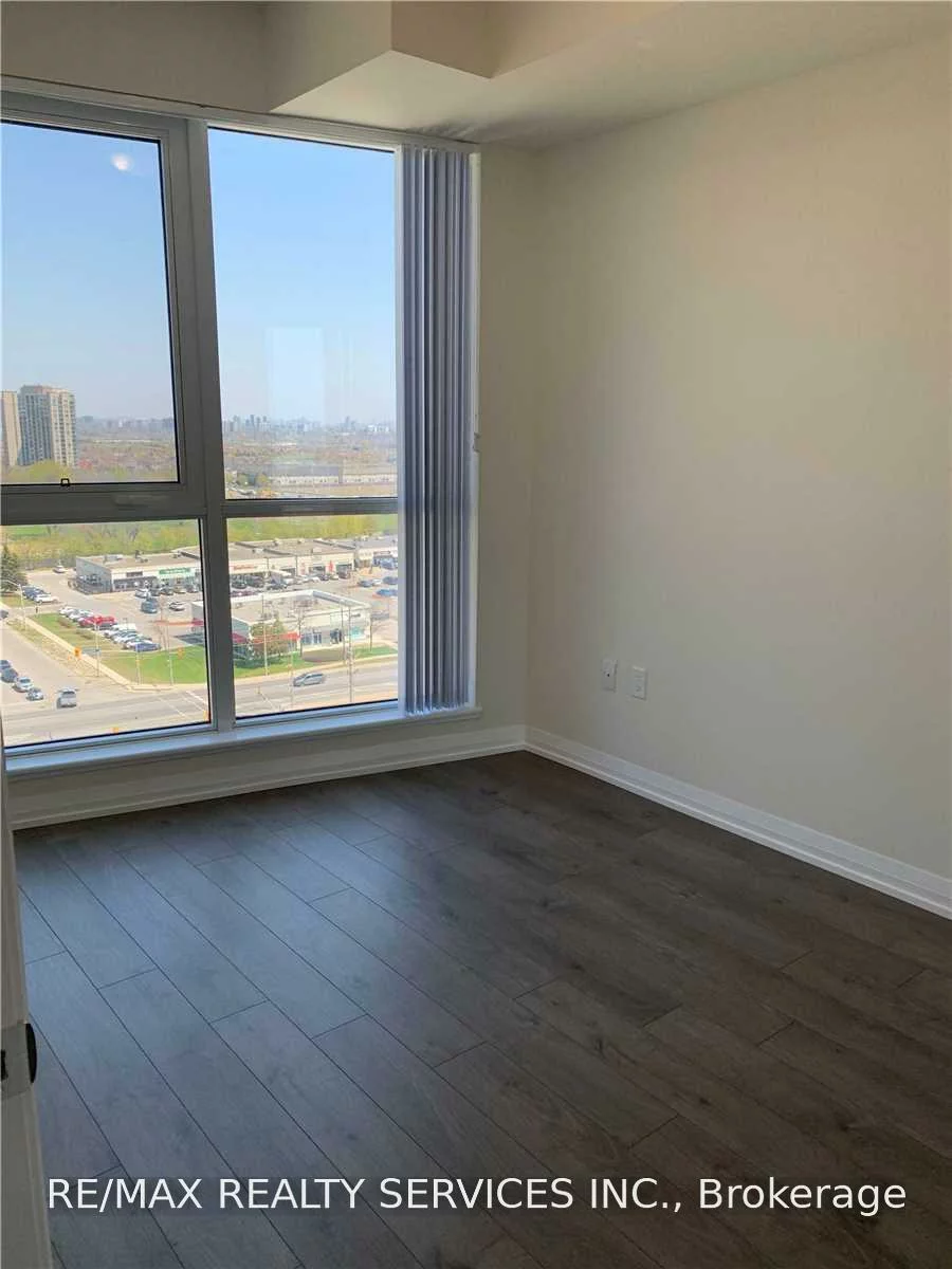 35, Watergarden, Hurontario, Mississauga