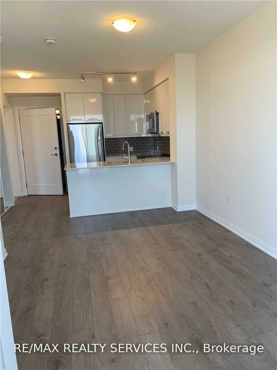 35, Watergarden, Hurontario, Mississauga