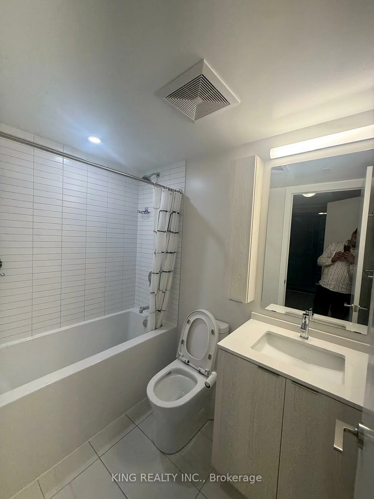 86, Dundas, Cooksville, Mississauga