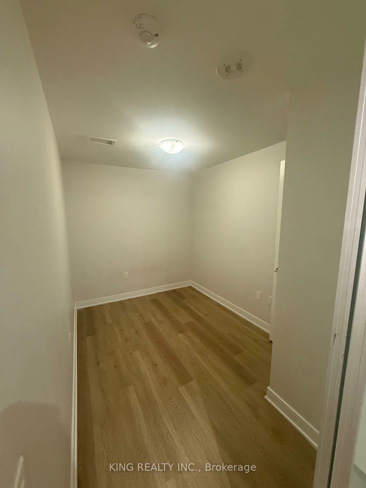 86, Dundas, Cooksville, Mississauga