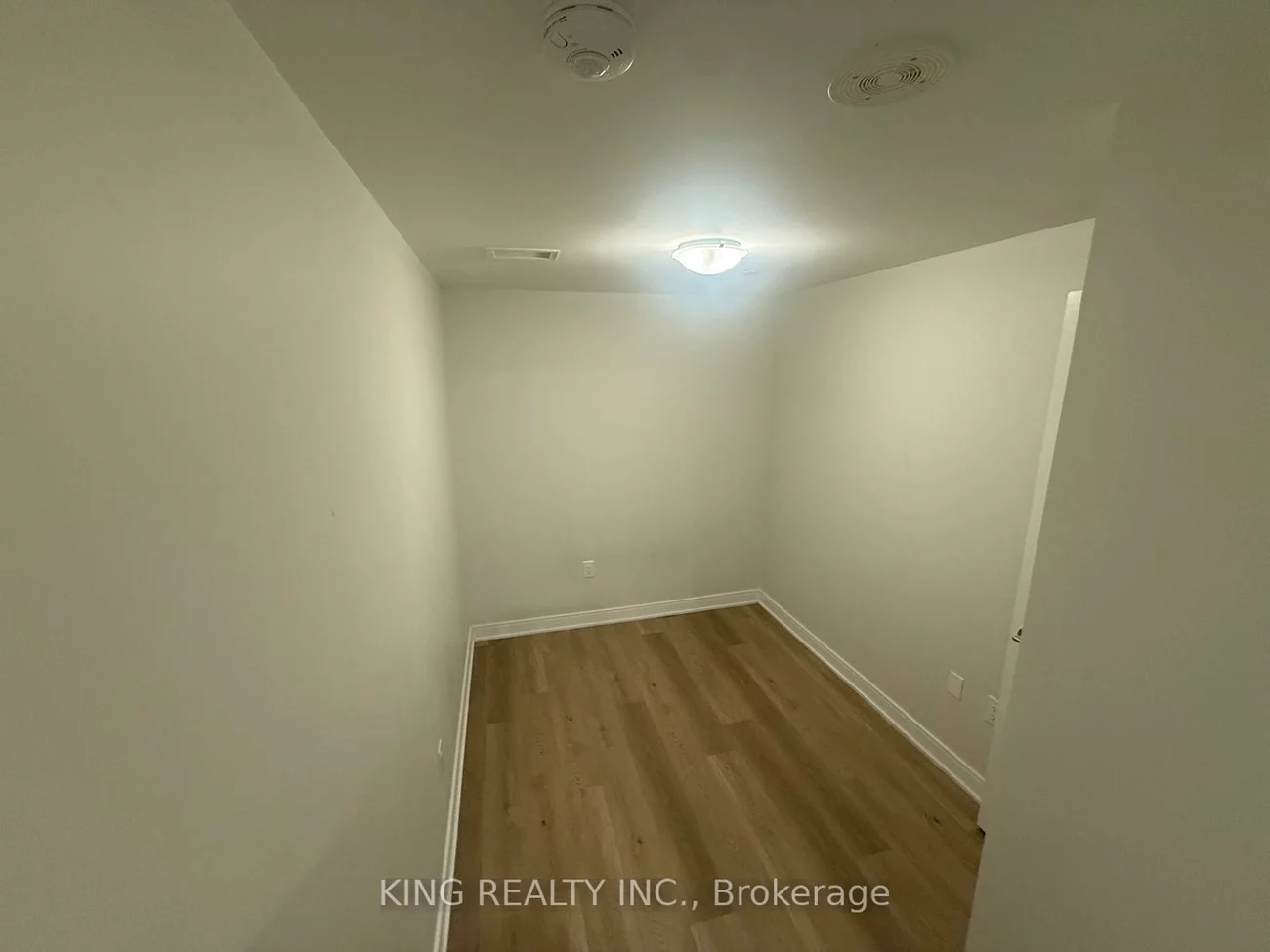 86, Dundas, Cooksville, Mississauga