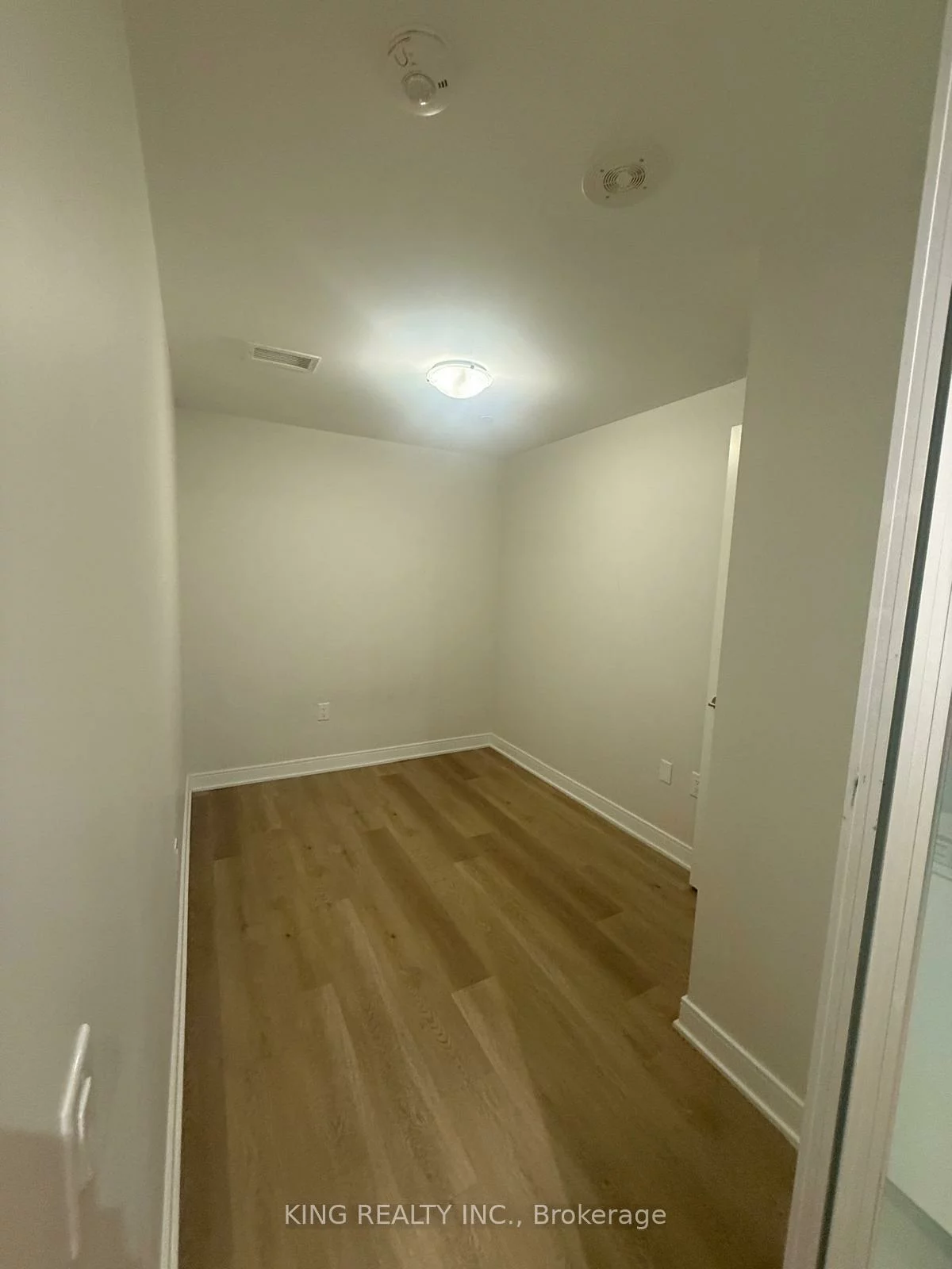 86, Dundas, Cooksville, Mississauga