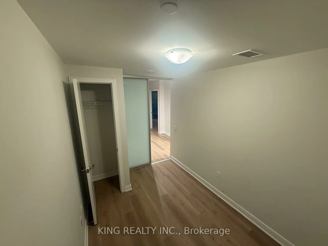 86, Dundas, Cooksville, Mississauga