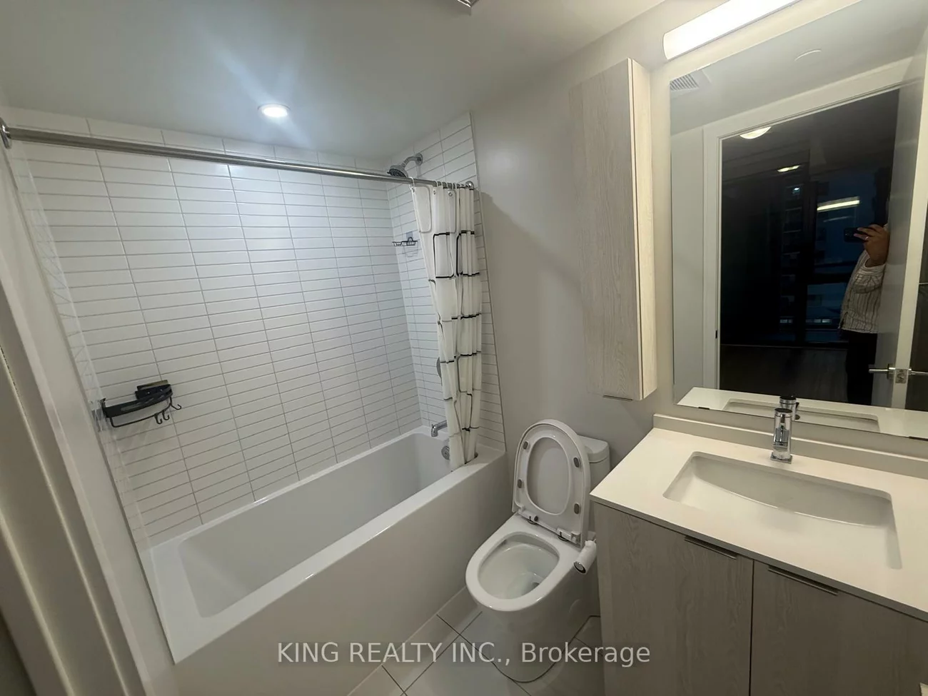 86, Dundas, Cooksville, Mississauga