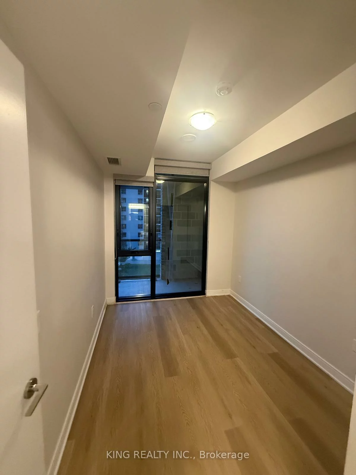 86, Dundas, Cooksville, Mississauga