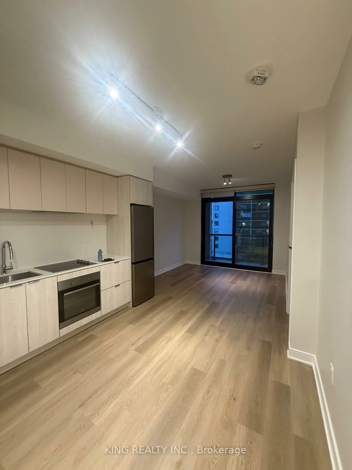 86, Dundas, Cooksville, Mississauga