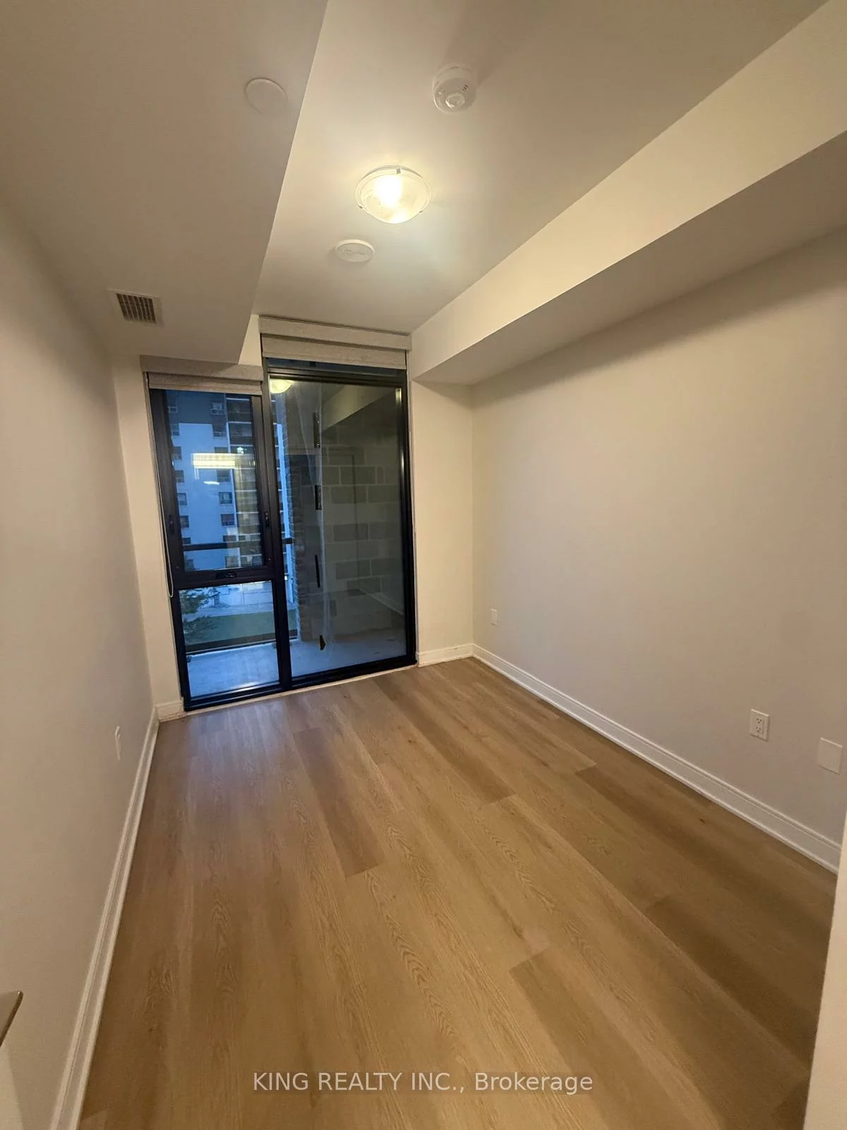 86, Dundas, Cooksville, Mississauga