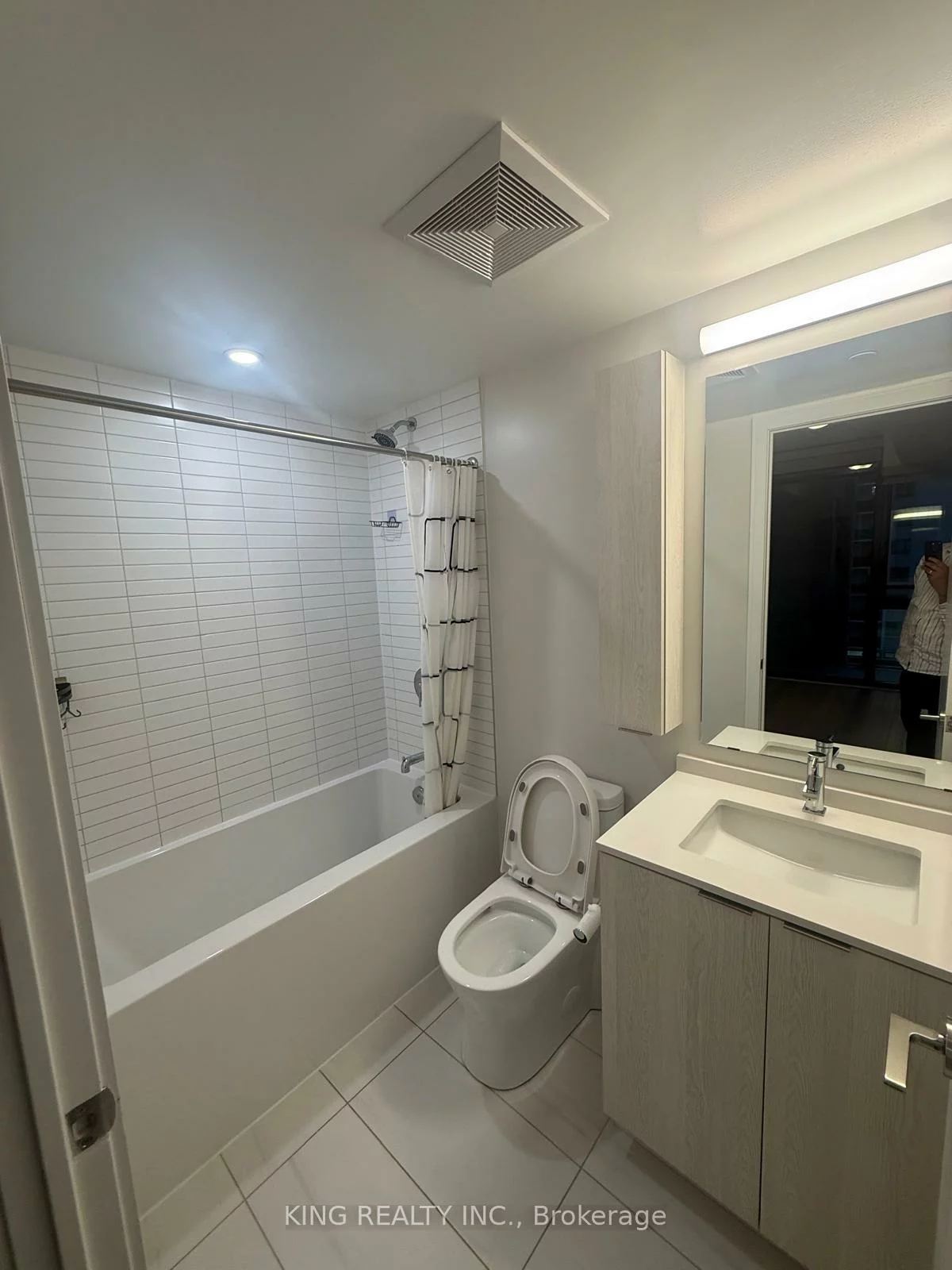 86, Dundas, Cooksville, Mississauga