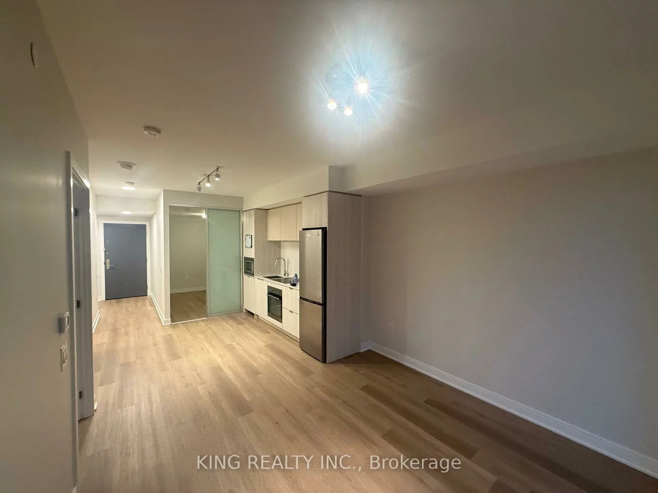 86, Dundas, Cooksville, Mississauga