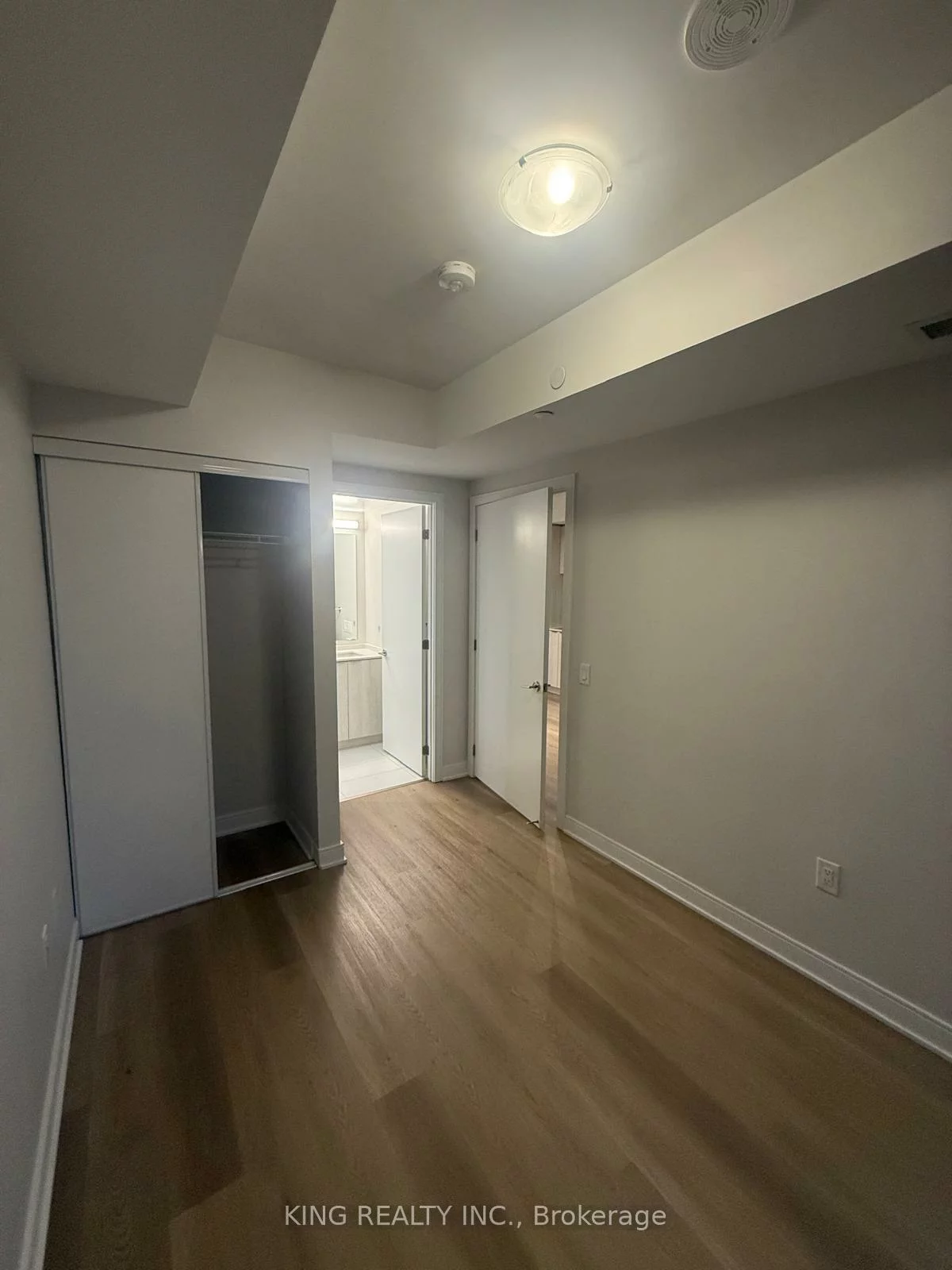 86, Dundas, Cooksville, Mississauga