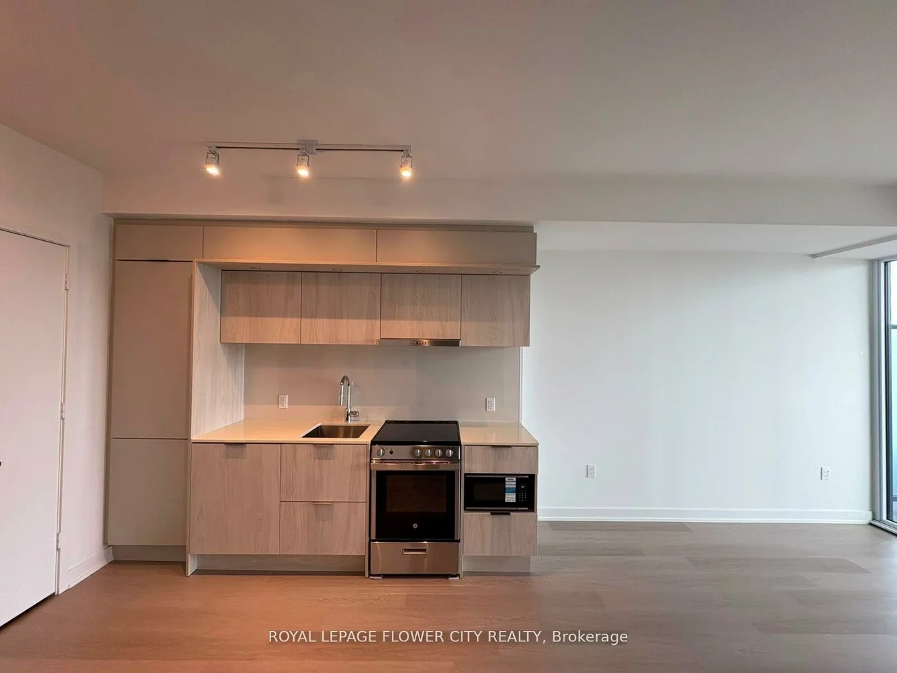 448, Burnhamthorpe, City Centre, Mississauga