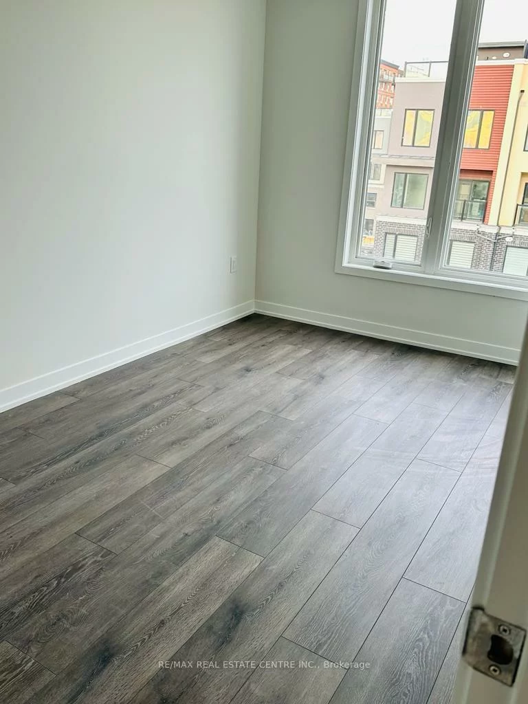 410, 3401 Ridgeway, Erin Mills, Mississauga
