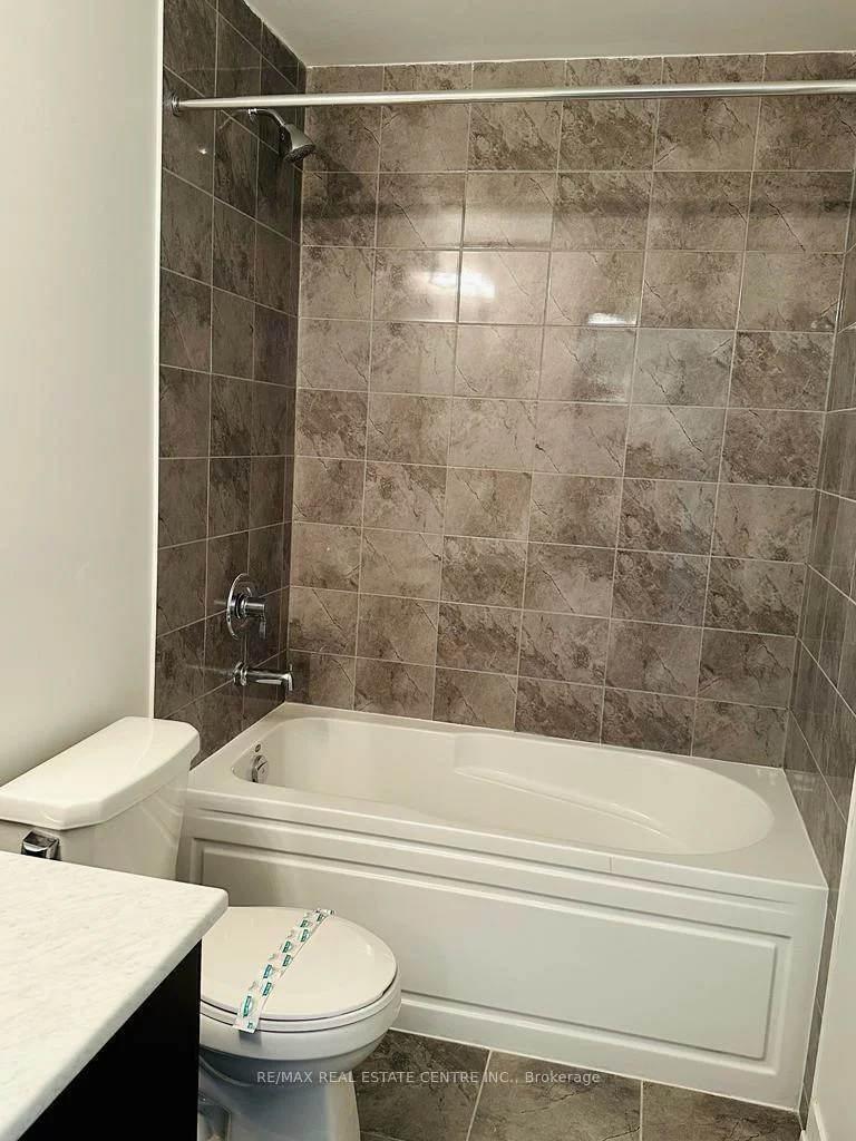 410, 3401 Ridgeway, Erin Mills, Mississauga