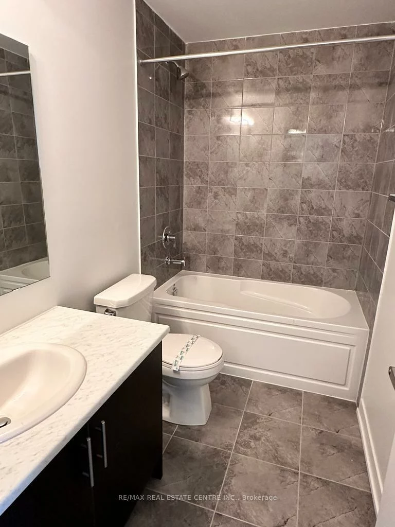 410, 3401 Ridgeway, Erin Mills, Mississauga