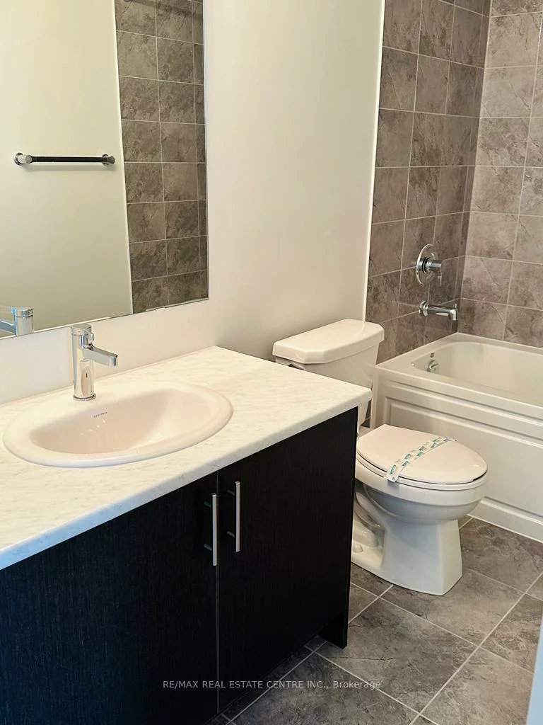 410, 3401 Ridgeway, Erin Mills, Mississauga