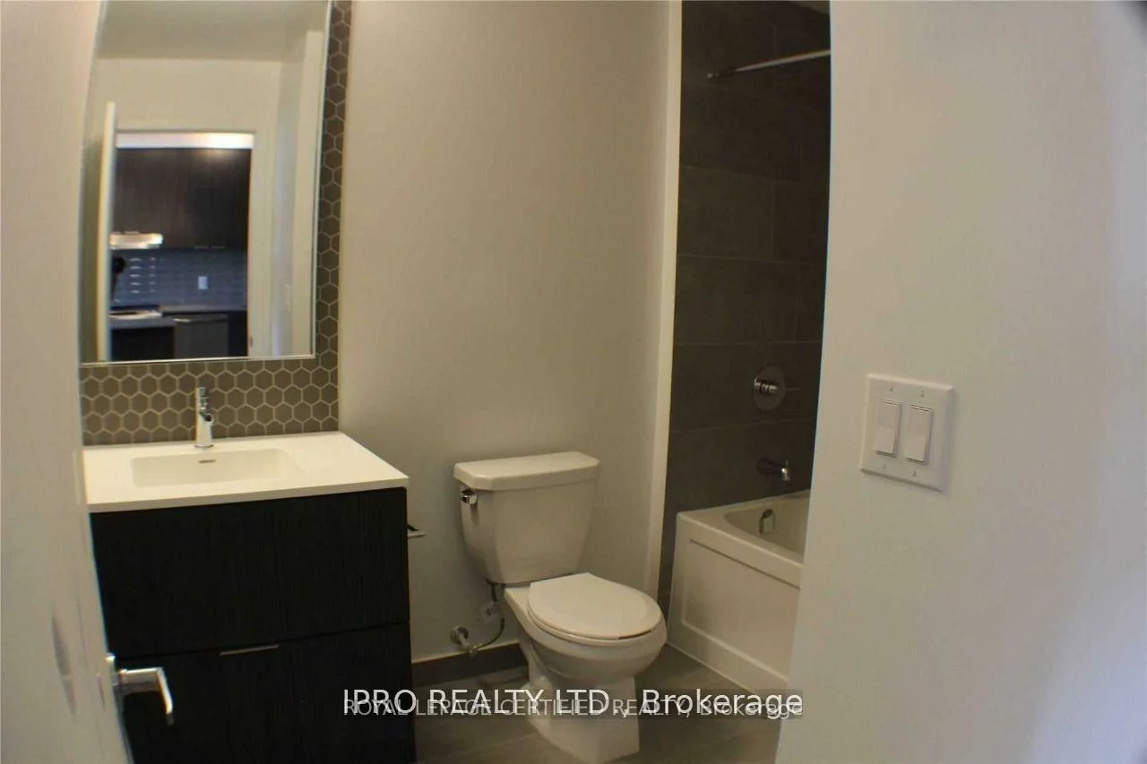 2520, Eglinton, Central Erin Mills, Mississauga