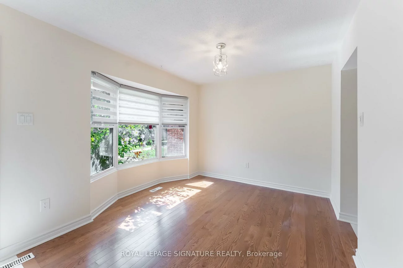 2825, Gananoque, Meadowvale, Mississauga